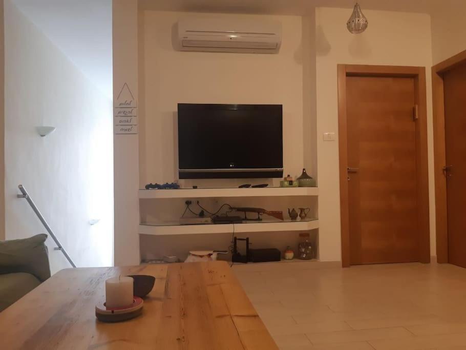 Adorable 3 Bedroom Brenner "Hill" Suite Giv'at Brenner Экстерьер фото